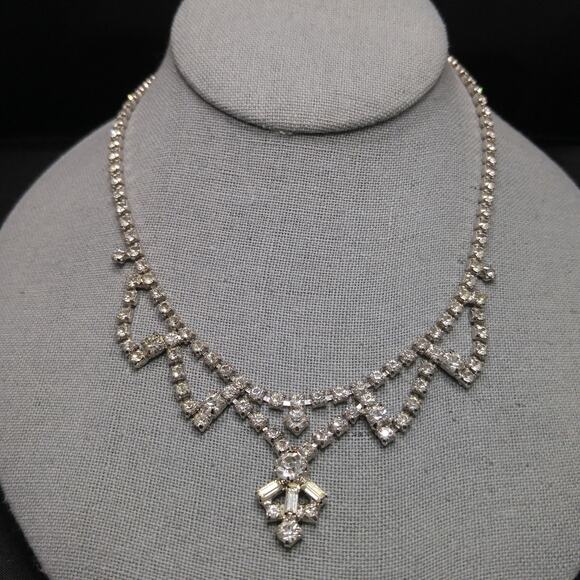 Vintage 1960s Clear Rhinestone Choker Necklace, Mid-Century Bridal Jewelry - Picture 4 of 10